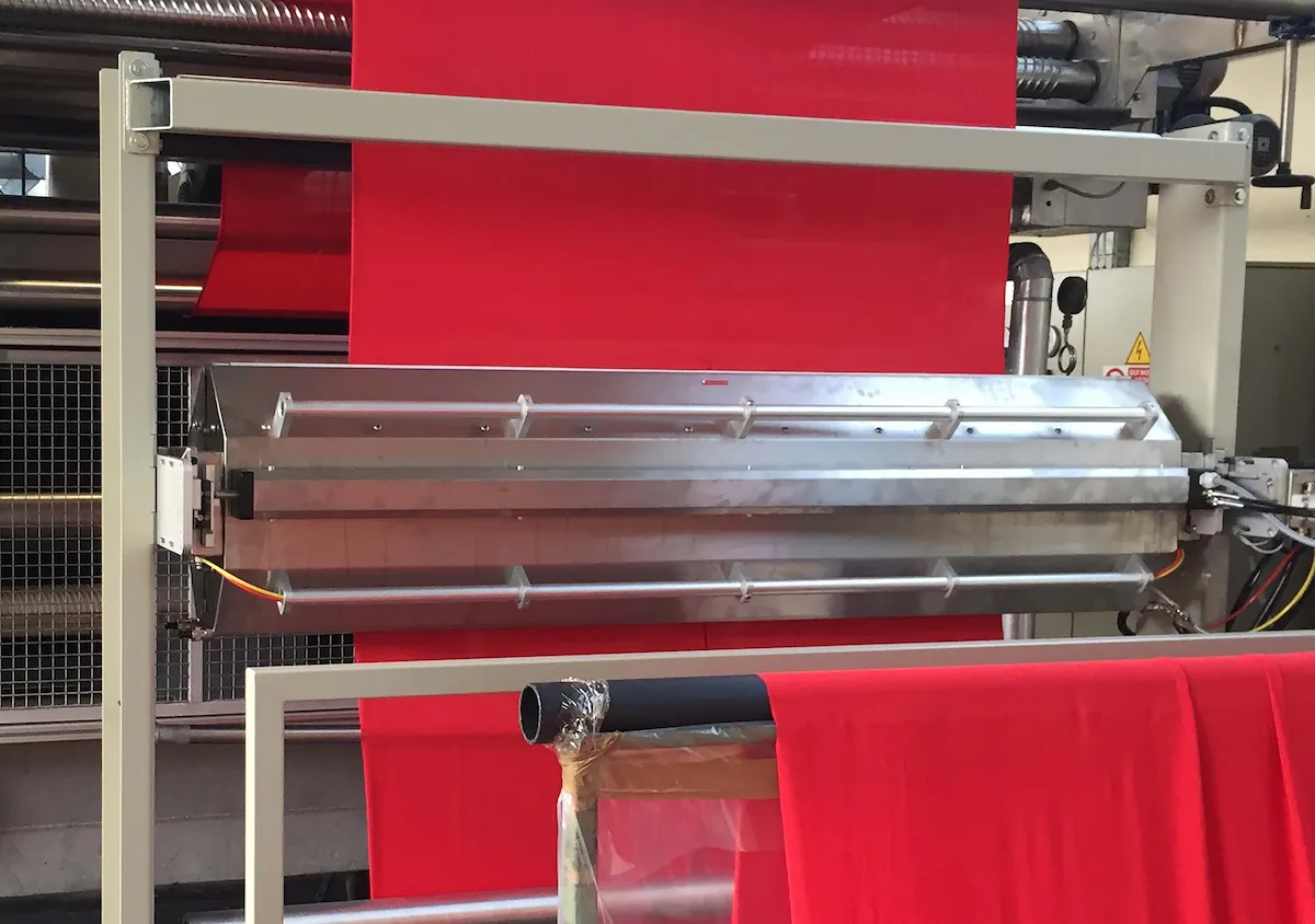 تکمیل پارچه در کارخانه‌ها